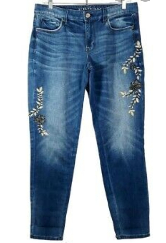 COPY - NWT! WHBM Girlfriend Jeans  Sz. 22w